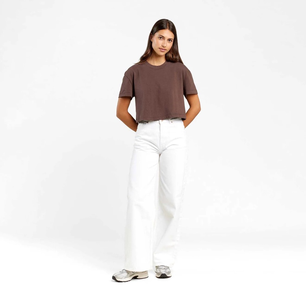 NUUDS CROPPED TEE - COFFEE